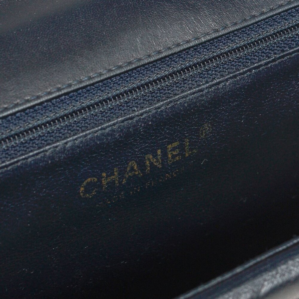 Chanel Vintage Mademoiselle Midnight-Blue Horizontal-Quilt Flap Bag - Picture 13 of 16
